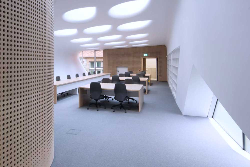 Investcorp Building Reader-station Library (Photography @ Luke Hayes)