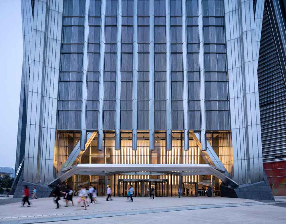 1700 tons of stainless steel 316L used for the façade of PAFC (Photo Courtesy of Natasha Levy & Dezeen 2018)