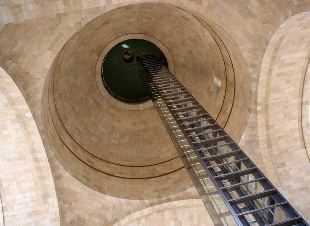 Stainless Steel Applied to the Lift of Monumento a la Revolución Mexicana (Photo Courtesy of Yucatan Magzine 2023)