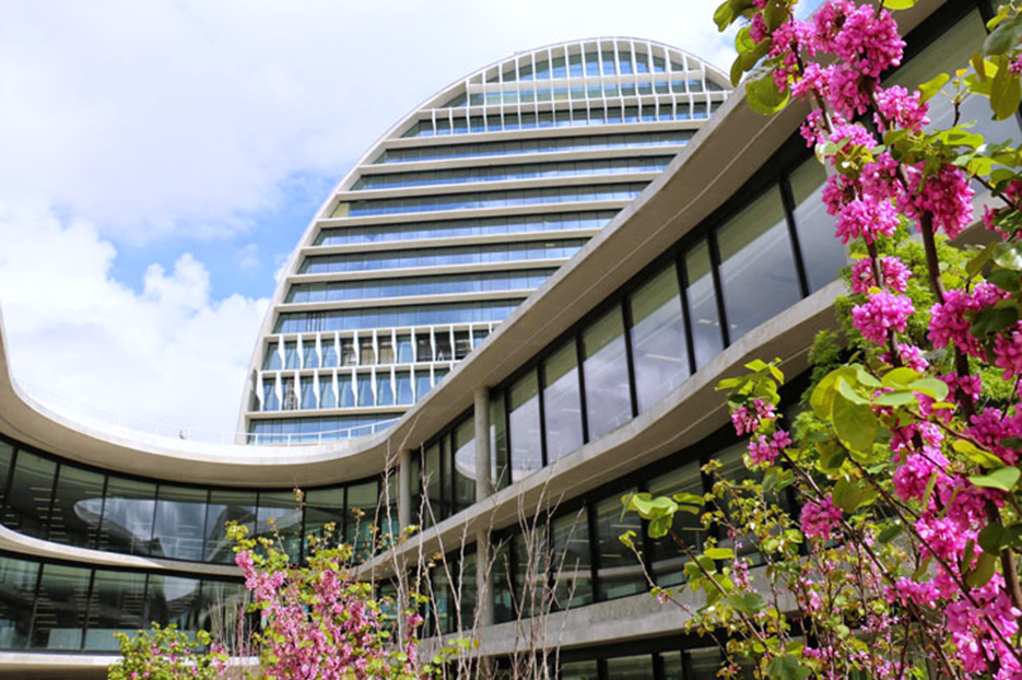 The Glass Facades and Brise-soleils of La Vela (Photo Courtesy of Grupo Tecma Red 2015)