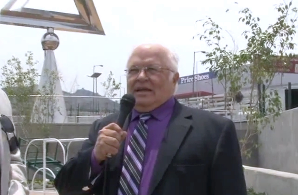 The Interview with the Arch. Enrique Espinosa Fernández on Haceros Inolvidables at Site (Photo Courtesy of IMINOX & YouTube 2013)