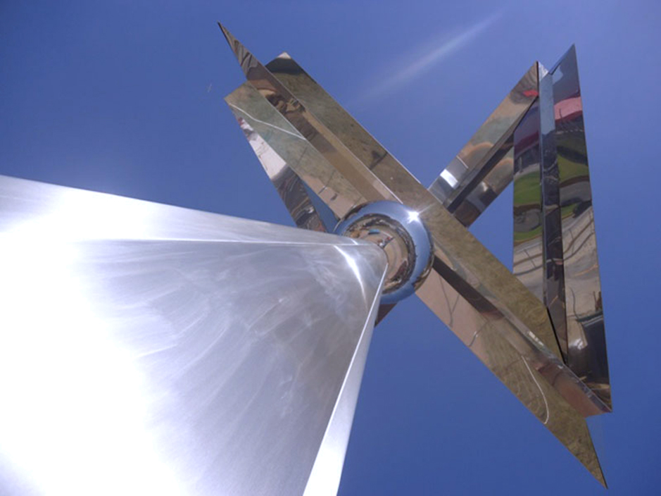 Haceros Inolvidables, the 'Impossible' Geometry of Multifaceted Perspective (Photo Courtesy of IMINOX 2018)