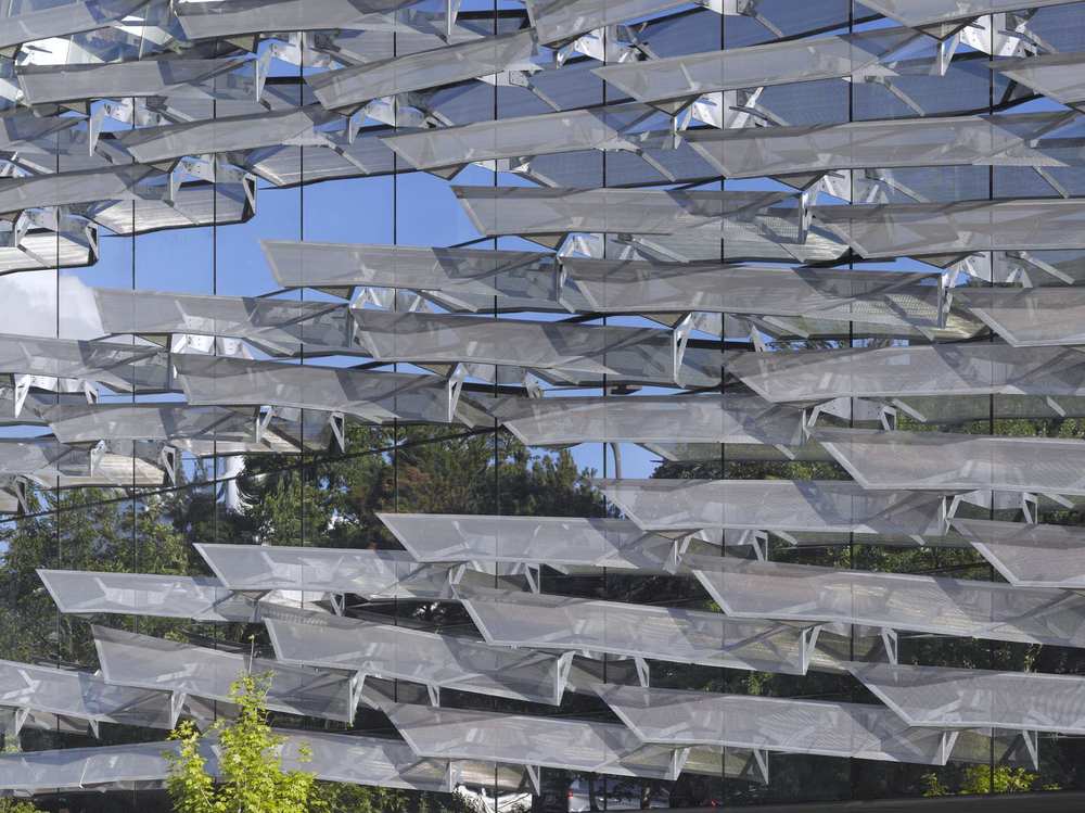 Details of the Perforated Stainless Steel Shading Screens at Bill & Melinda Gates Hall (Photo Courtesy of Morphosis 2026)